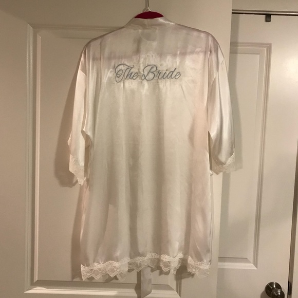 Bride Robe - Picture 4 of 8